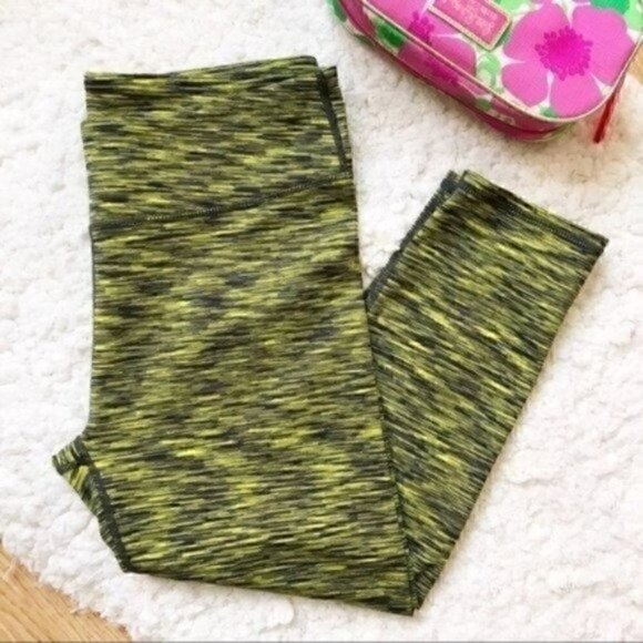 Fabletics: Heathered Salar Mid-Rise Capri Leggings - Picture 1 of 8